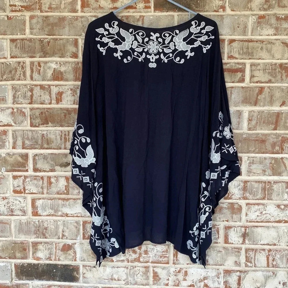 Monoreno Black Oversized Embroidered Boho Handkerchief Sleeve Blouse - Picture 9 of 10